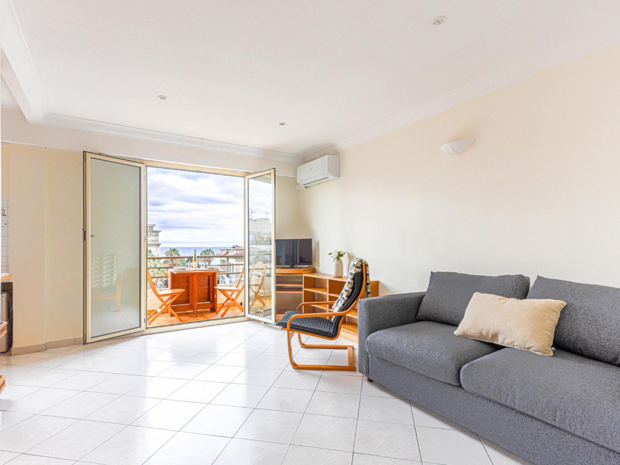 Appartement Le Mirazur By Interhome